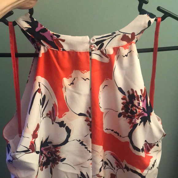 Beautiful top - Picture 3 of 5